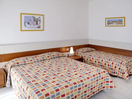 Maison 3 niveaux avec piscine, Villaggio dei Fiori - Photo 8
