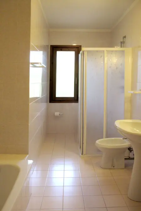 Maison 3 niveaux avec piscine, Villaggio dei Fiori - Photo 10