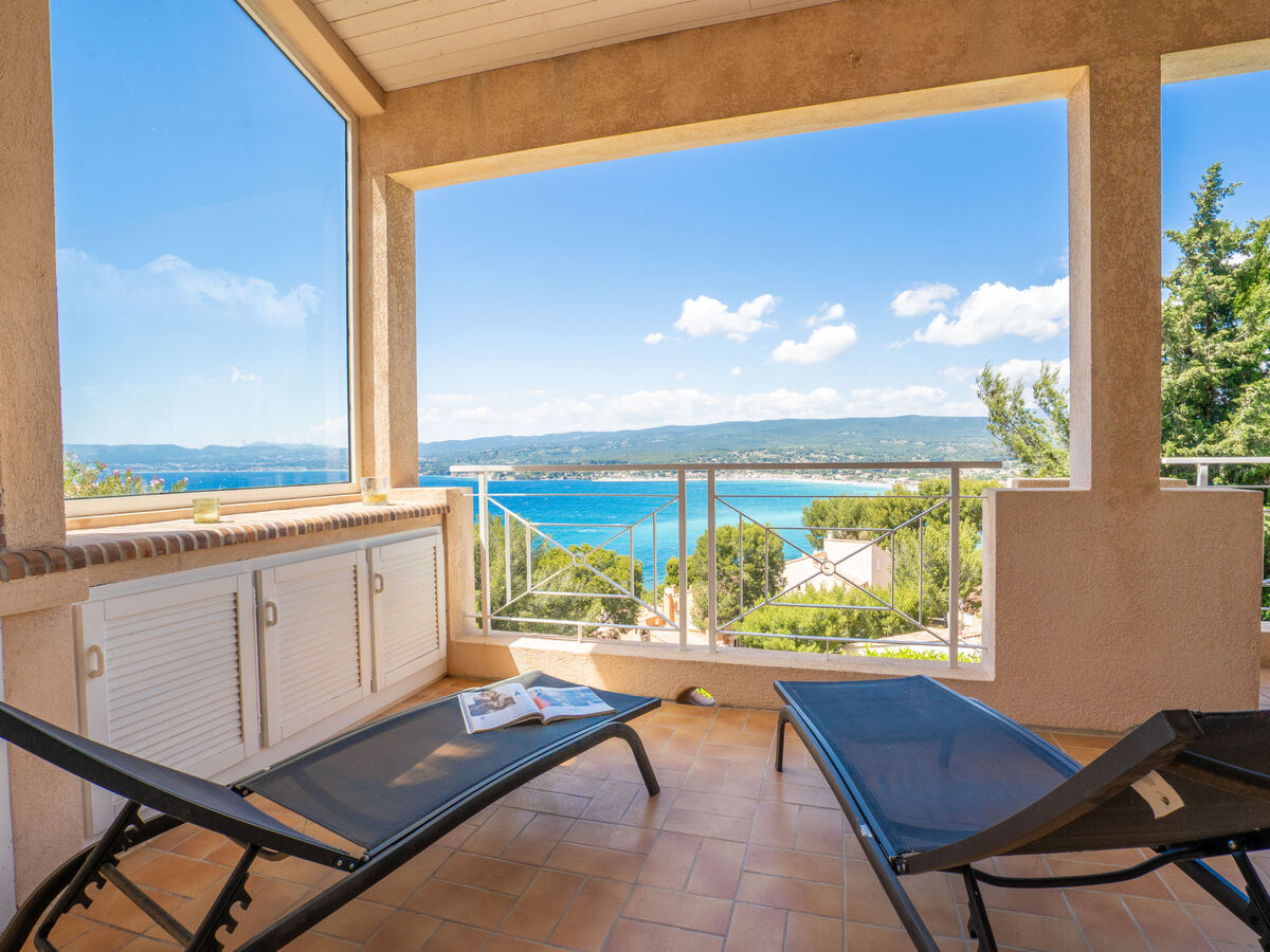 Maison Les Cèdres – vue mer, piscine privée, Saint-Cyr - Photo 2