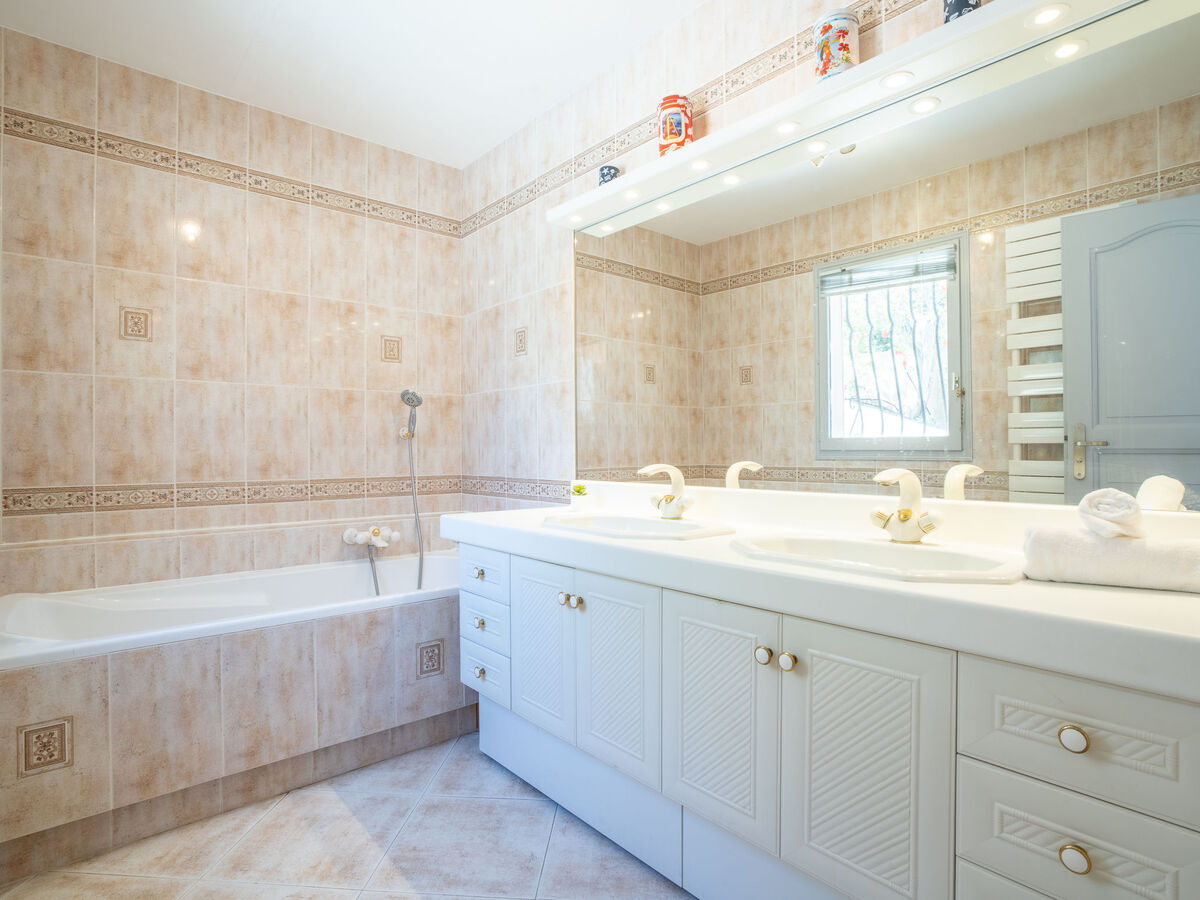 Maison Les Cèdres – vue mer, piscine privée, Saint-Cyr - Photo 21