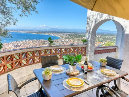 Location maison à Roses, Villa Cecilia, location de caractère avec vue panoramique sur la baie de Roses