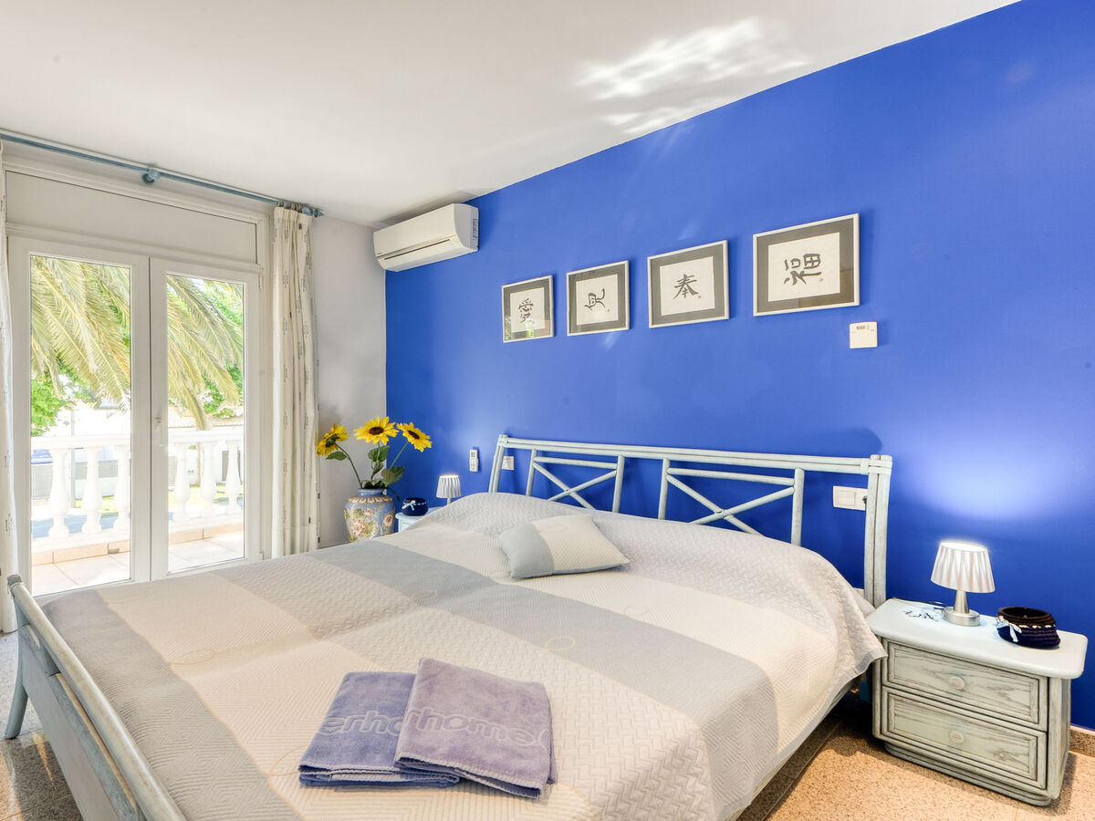 Maison avec piscine et accès canal à Empuriabrava - Photo 16