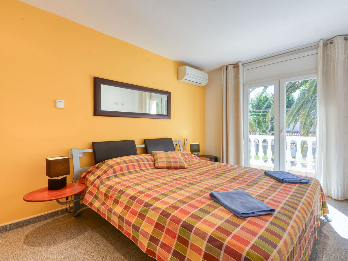 Maison avec piscine et accès canal à Empuriabrava - Photo 28