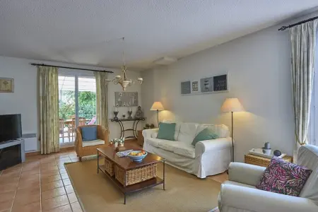 Villa 6 personnes avec piscine privée à Nans-Les-Pins : photo 2