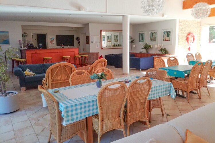 Gîte Le Jardin du Golf – Nans-les-Pins - Photo 8