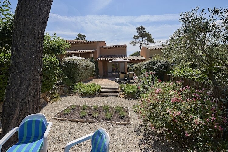 Gîte Le Jardin du Golf – Nans-les-Pins - Photo 15