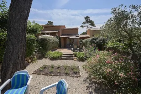 Gîte Le Jardin du Golf – Nans-les-Pins : photo 15