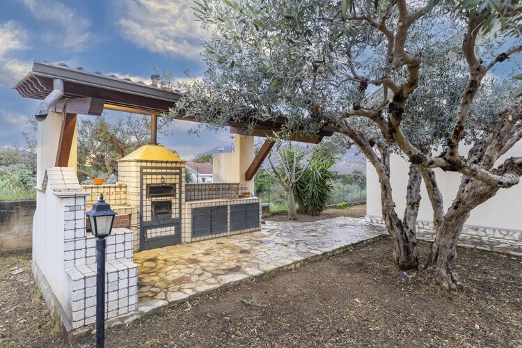 Villa La Marmora – Maison 6 personnes avec jardin à Castellammare - Photo 4