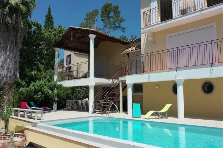 Villa d'Eden à Bagnols en Forêt, piscine débordement - Photo 9