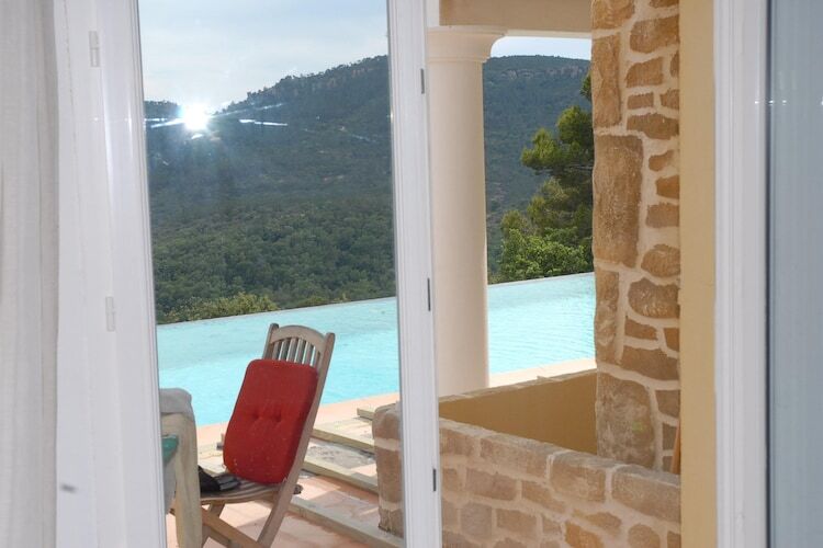 Villa d'Eden à Bagnols en Forêt, piscine débordement - Photo 24