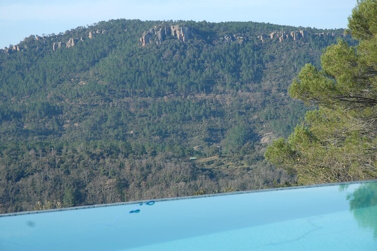 Villa d'Eden à Bagnols en Forêt, piscine débordement - Photo 26