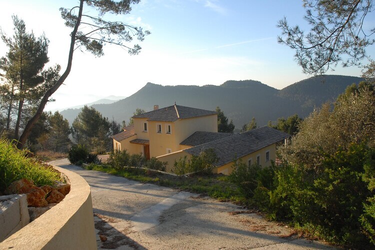 Villa d'Eden à Bagnols en Forêt, piscine débordement - Photo 47