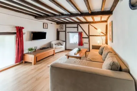 Aux Petits Nutons, maison ancienne à Cherain : photo 3