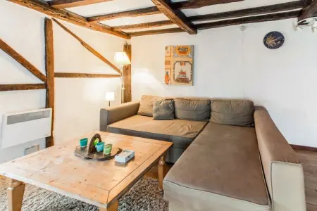 Aux Petits Nutons, maison ancienne à Cherain : photo 15