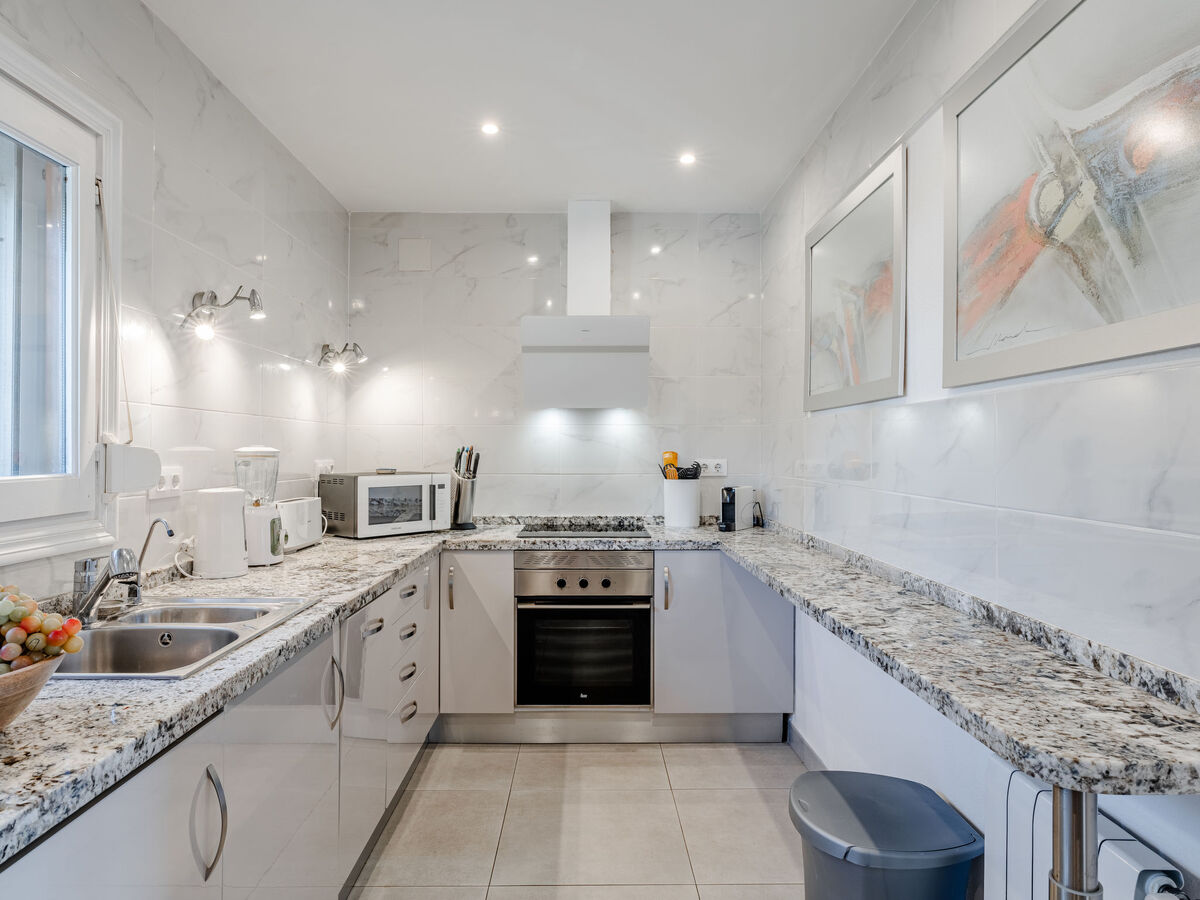 Villa Karima – vue mer, piscine 12 m et jardin 1 000 m² - Photo 13