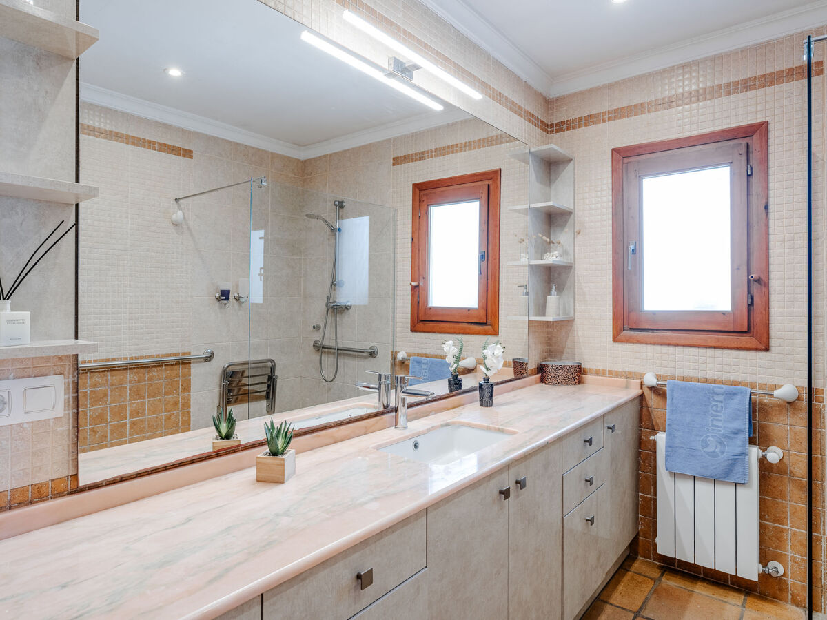 Villa Karima – vue mer, piscine 12 m et jardin 1 000 m² - Photo 18
