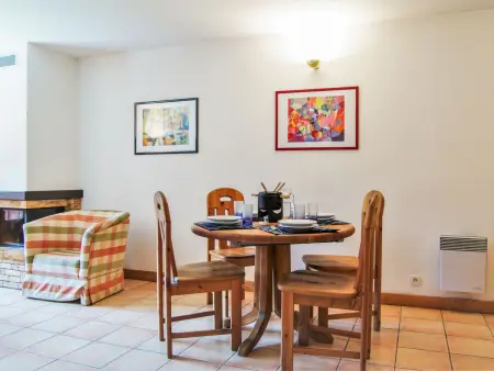 Les Capucins : Apt 2ch balcon sud-ouest, vue montagne : photo 9