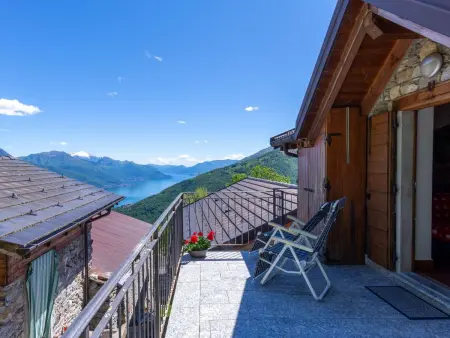 Maison Rinaldo avec vue panoramique sur le lac, Gravedona : photo 2