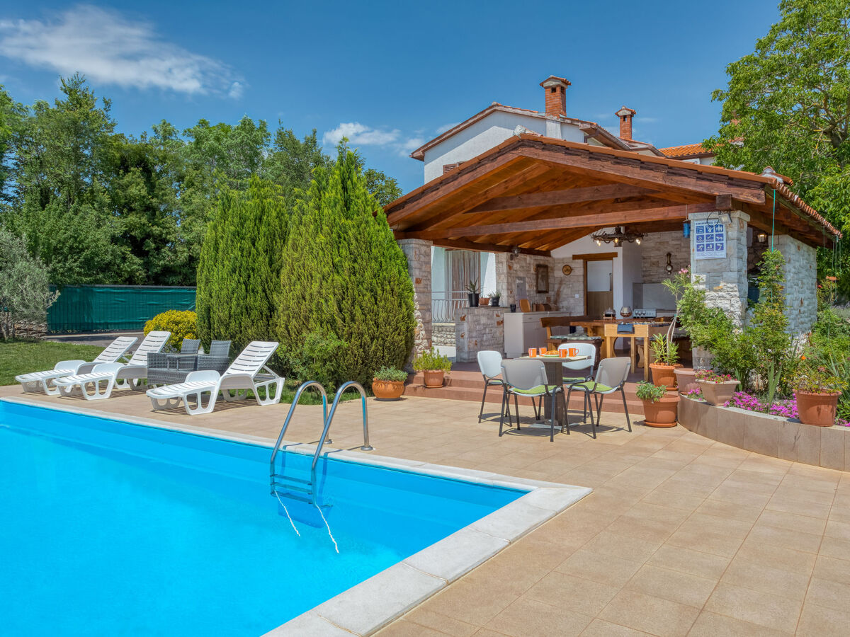 Maison Kos à Labin : 6 chambres, piscine privée - Photo 1