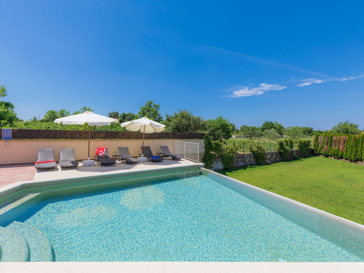 Maison Andrea avec piscine chauffée à Pula - Photo 6