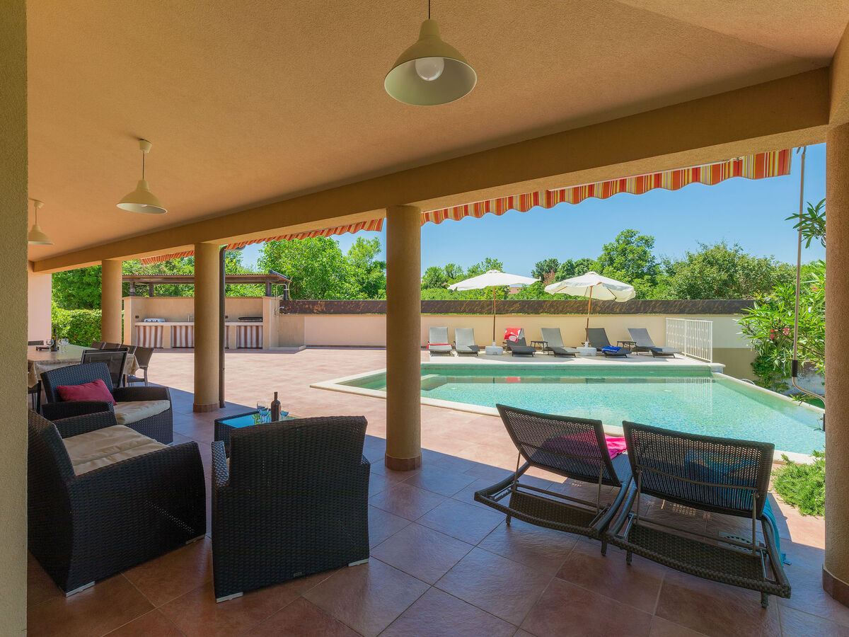 Maison Andrea avec piscine chauffée à Pula - Photo 15