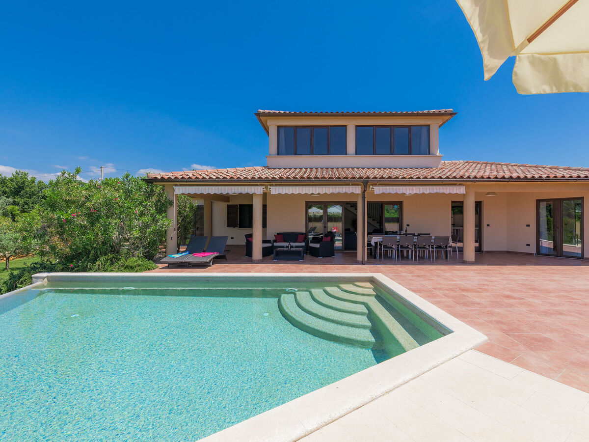 Maison Andrea avec piscine chauffée à Pula - Photo 24