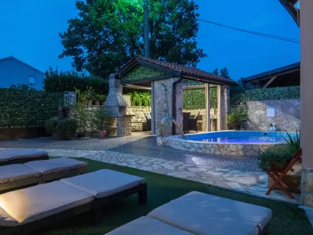 Maison Ana à Malinska, piscine chauffée et mer à 3 km : photo 16