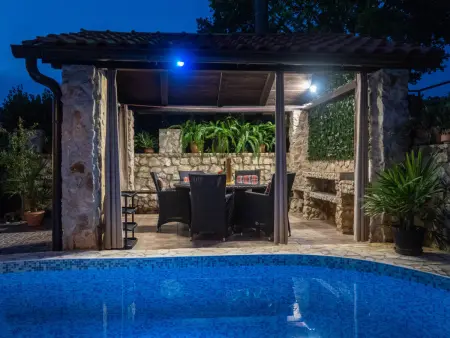 Maison Ana à Malinska, piscine chauffée et mer à 3 km : photo 17
