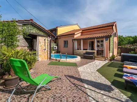 Maison Ana à Malinska, piscine chauffée et mer à 3 km : photo 40