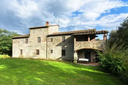 Location maison à Bucine, Authentique ferme avec piscine