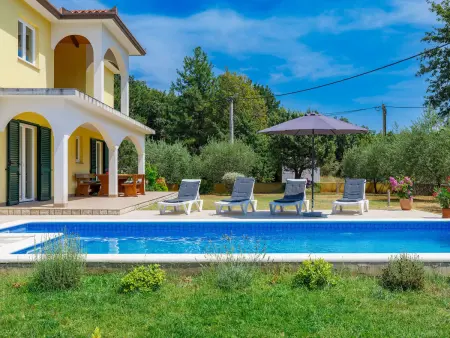 Maison Carla à Labin : piscine privée 7x4m et terrasse : photo 2