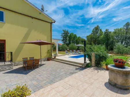 Maison Carla à Labin : piscine privée 7x4m et terrasse : photo 30