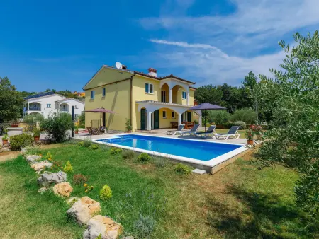 Maison Carla à Labin : piscine privée 7x4m et terrasse : photo 33