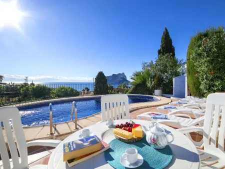 Villa Carolina, maison rustique avec vue sur la mer et le rocher de Calpe - Photo 1