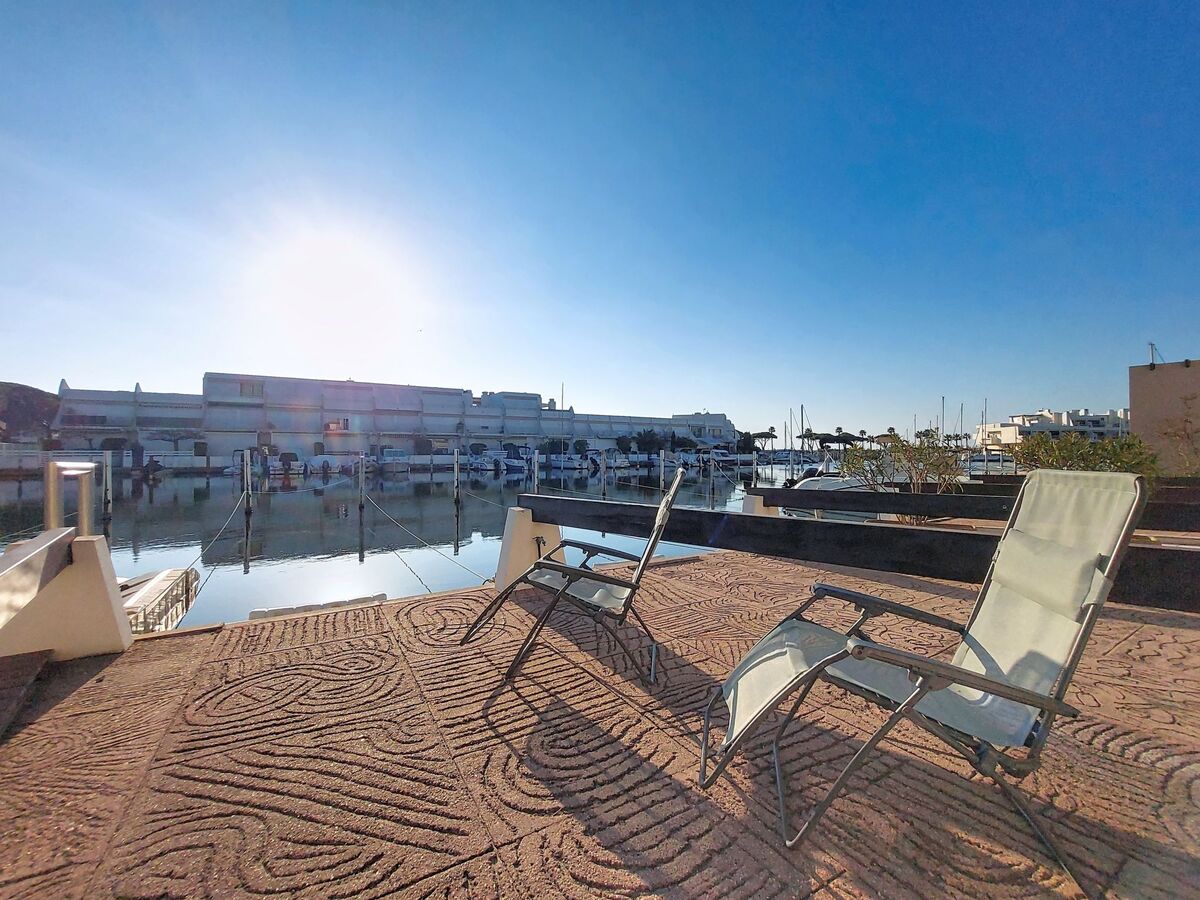 Le Nirvana : Apt 2 pièces avec vue sur le port - Photo 4