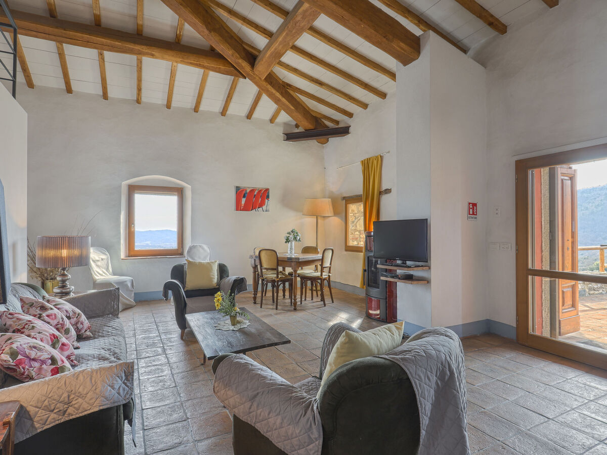 Gite Solaria à Ambra, maison de campagne avec piscine - Photo 6