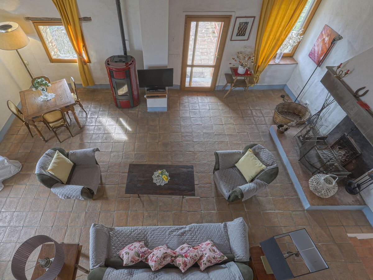 Gite Solaria à Ambra, maison de campagne avec piscine - Photo 9