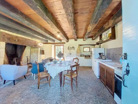 Le Petit Gîte, maison 80 m² avec jardin à Jayac : photo 2