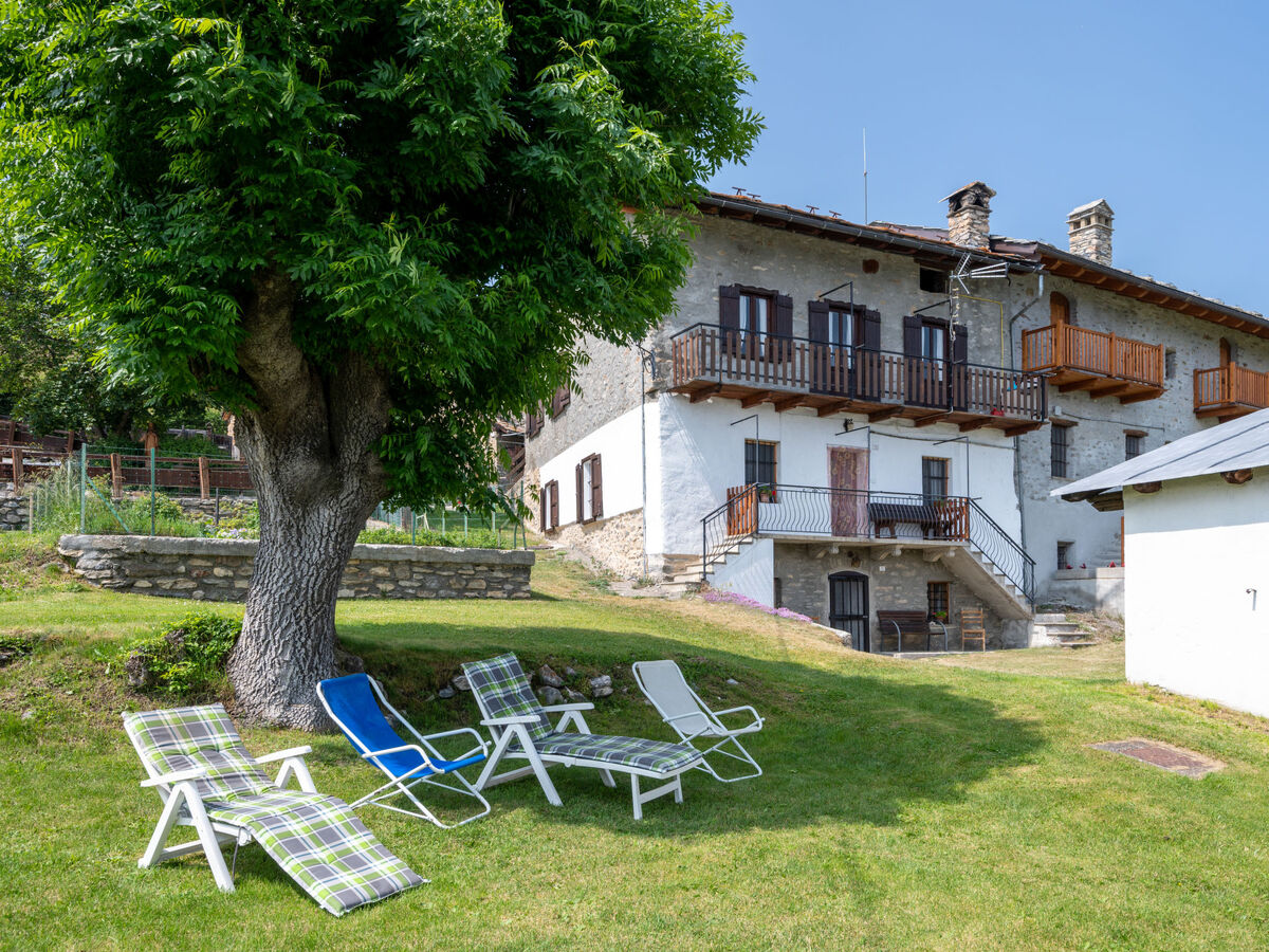 Appartement rustique à Vetan, 100 m² vue vallée et montagnes - Photo 1
