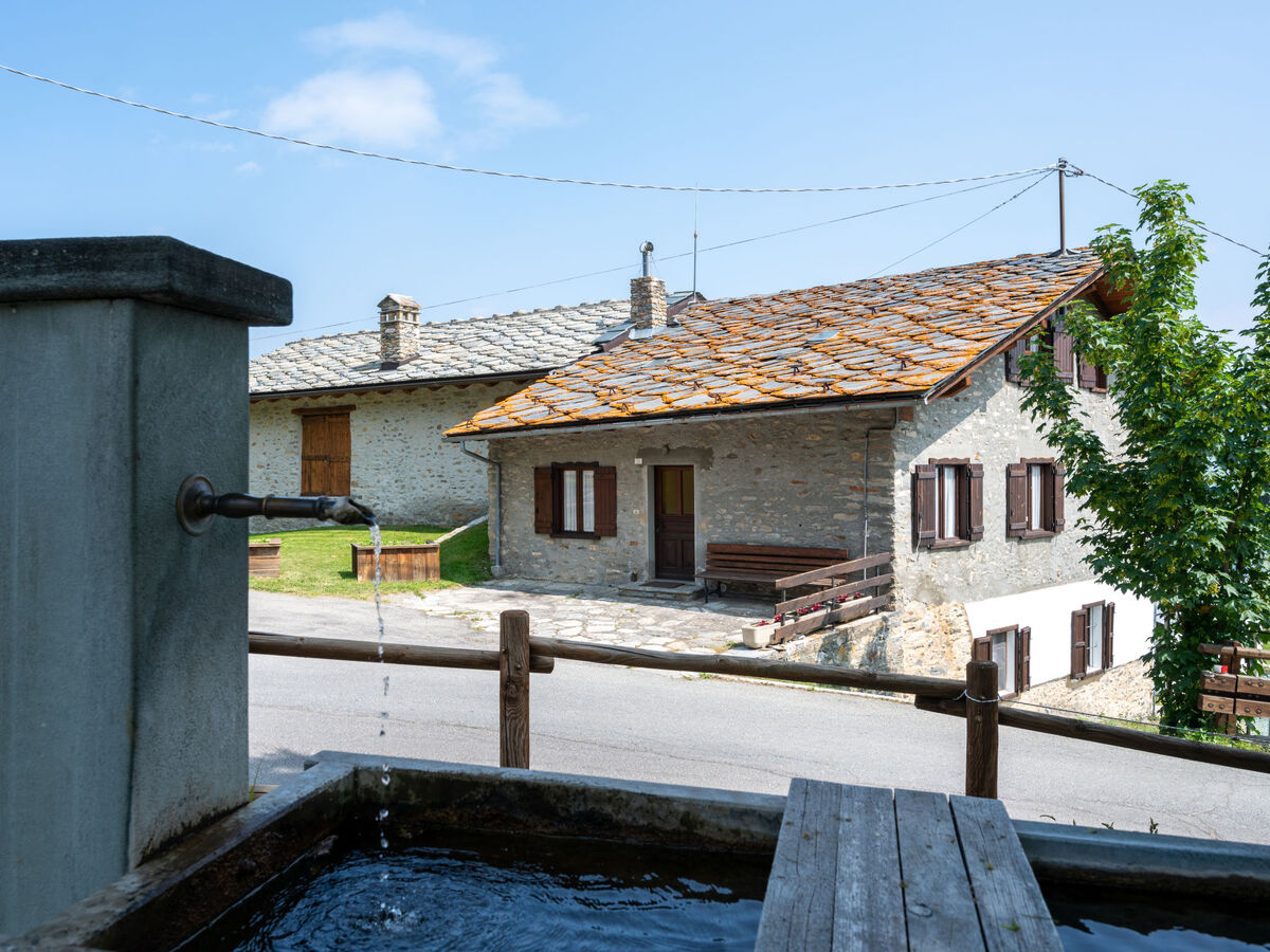 Appartement rustique à Vetan, 100 m² vue vallée et montagnes - Photo 2