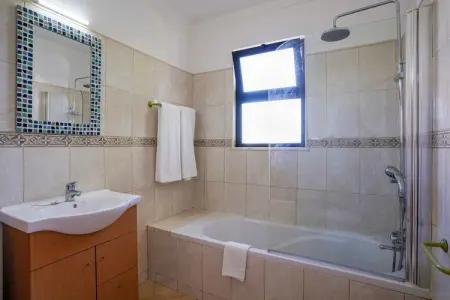 Villa Patricio, Villa moderne avec piscine privée - Photo 25