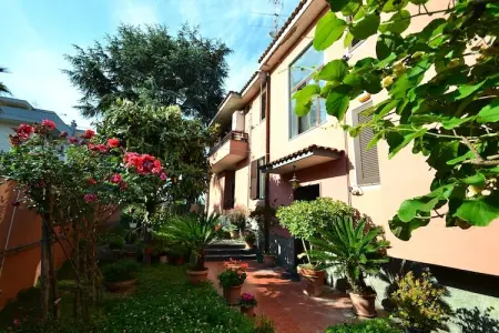 Location maison à Pompei, Maison de vacances confortable avec jardin à Pompéi