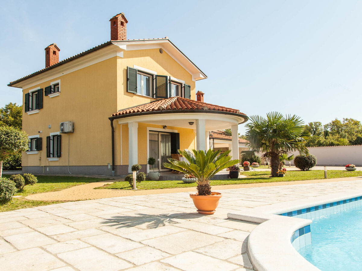Mirela, maison jumelée avec piscine privée à Trget - Photo 18