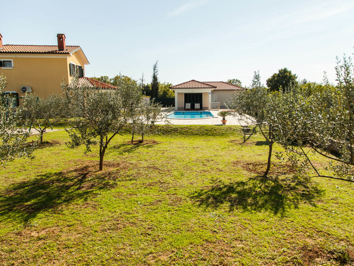 Mirela, maison jumelée avec piscine privée à Trget - Photo 25