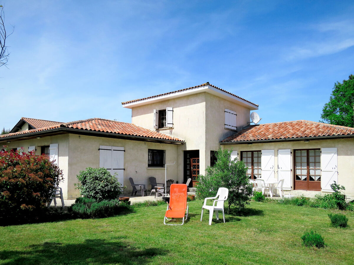 Maison Orphée à Gaillan-en-Médoc, piscine et jardin - Photo 26