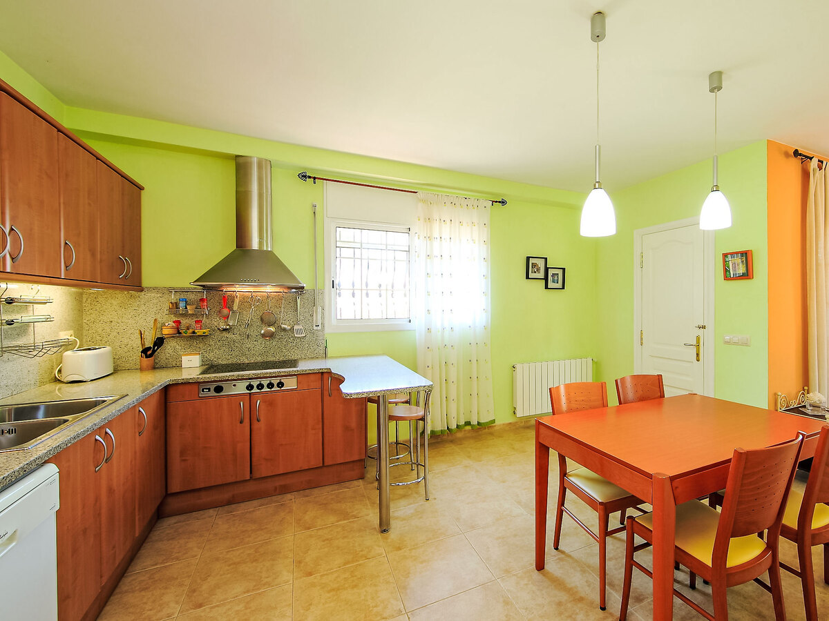 Marina, maison 3 chambres avec piscine à Vidreres - Photo 6