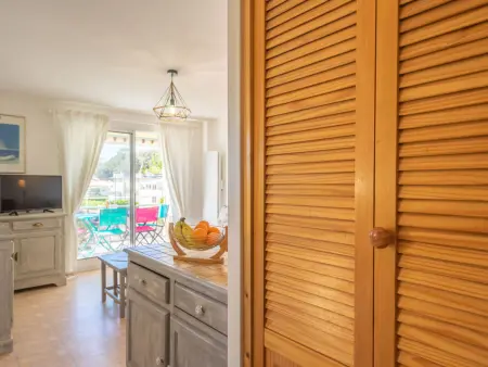 Appartement Le Yachting à Royan, vue latérale sur la mer : photo 8