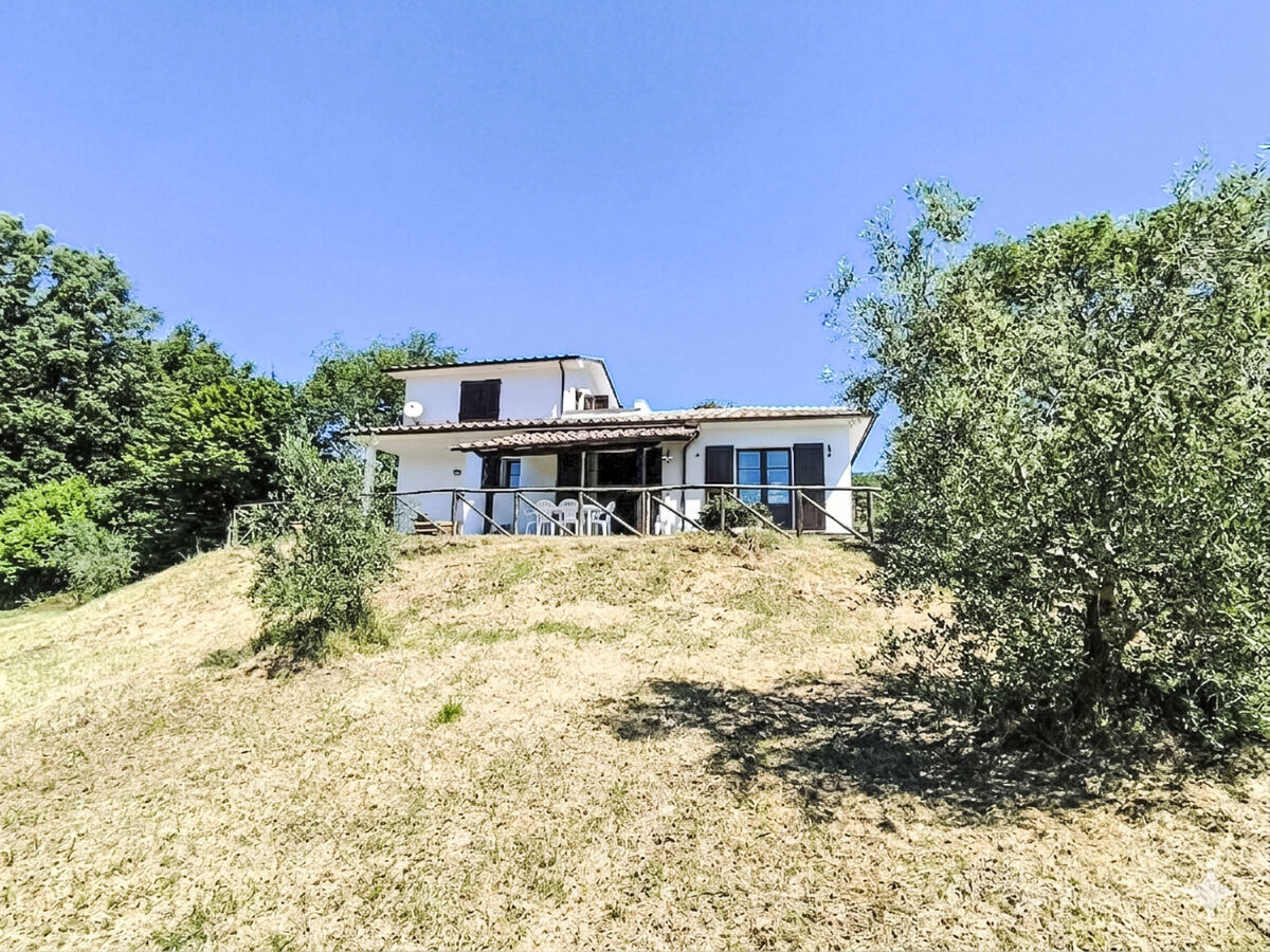 Maison Querceto à Sassofortino, vue panoramique - Photo 1