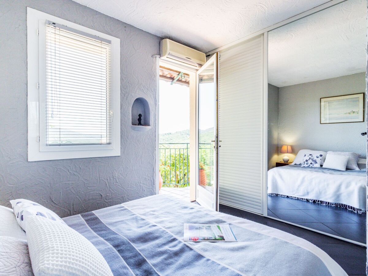 Appartement Village de Silhouette, vue mer à Grimaud - Photo 10