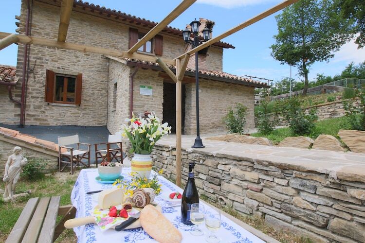 Sole, ferme du XIVe siècle avec piscine - Photo 2